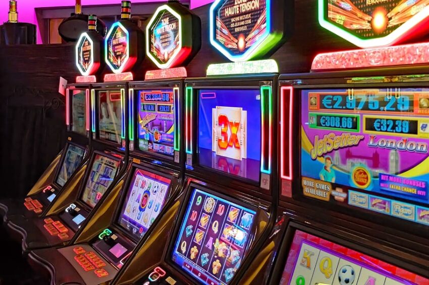 The Evolution of Online Slot Games: A Glimpse Into the Future of Digital Gambling